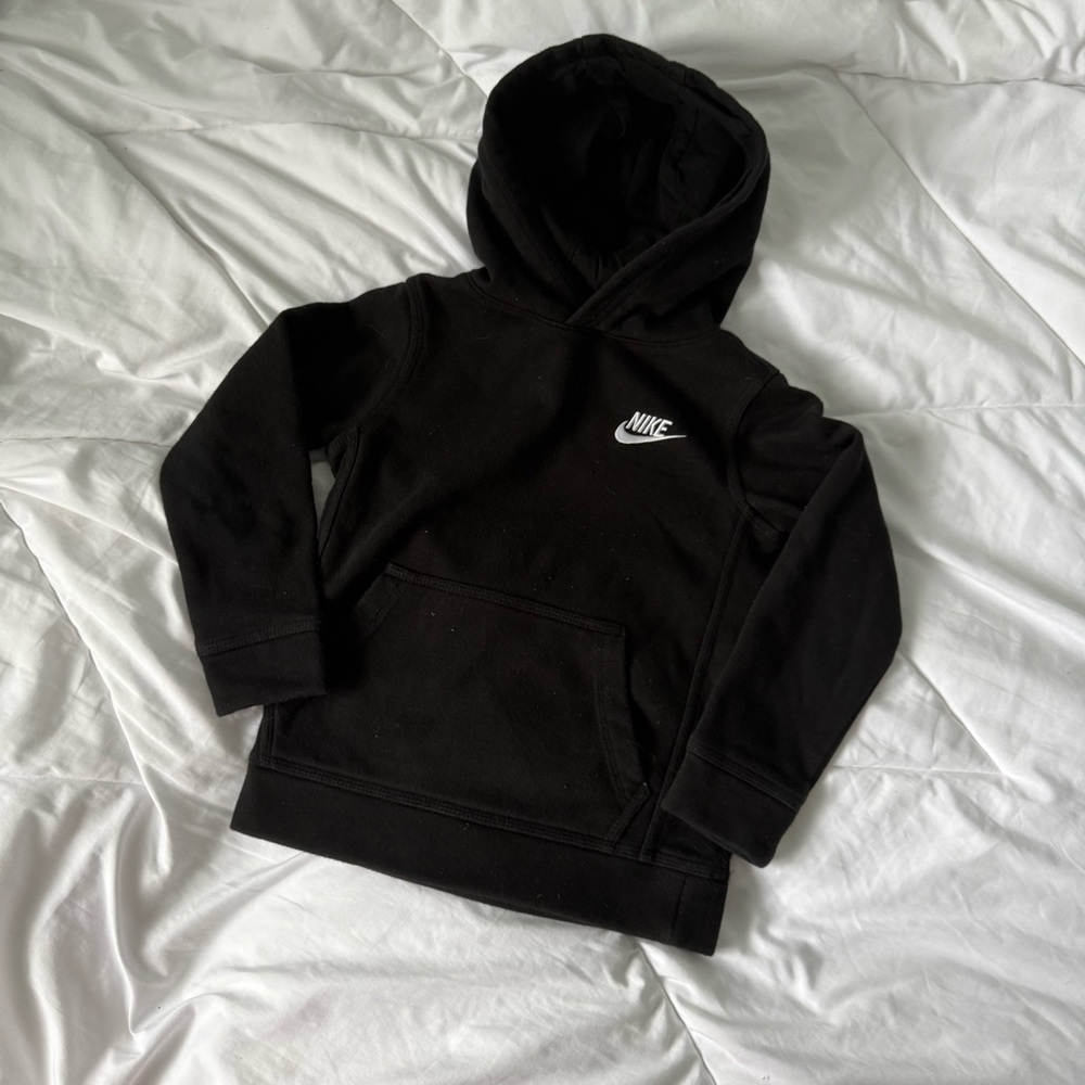 Kids Nike Black Hoodie Size 6 Medium Pockets Embroidered